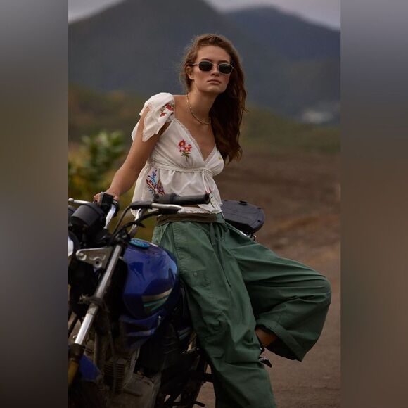 Anthropologie Pilcro Slouchy Fit Surplus Pants dark green Size 27p NWT in packag - Picture 2 of 12